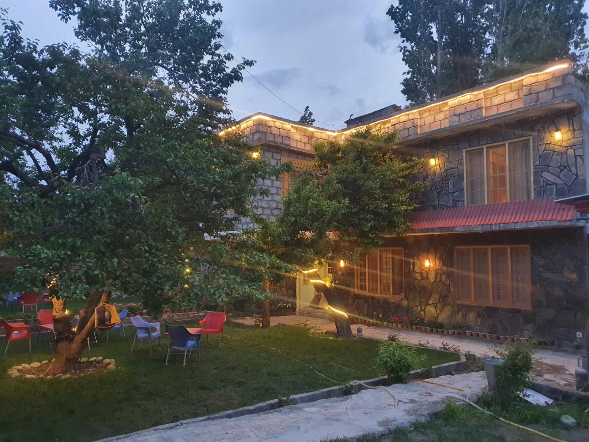 Sehrish Guest House สการ์ดู ภายนอก รูปภาพ
