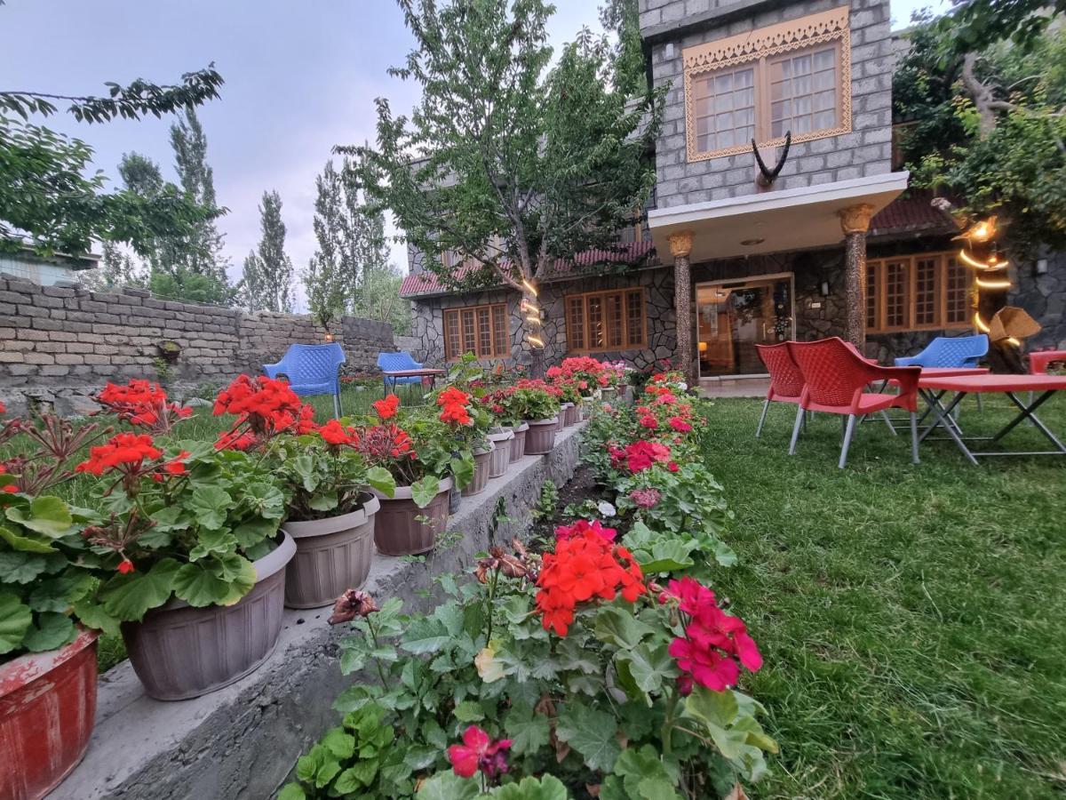 Sehrish Guest House สการ์ดู ภายนอก รูปภาพ