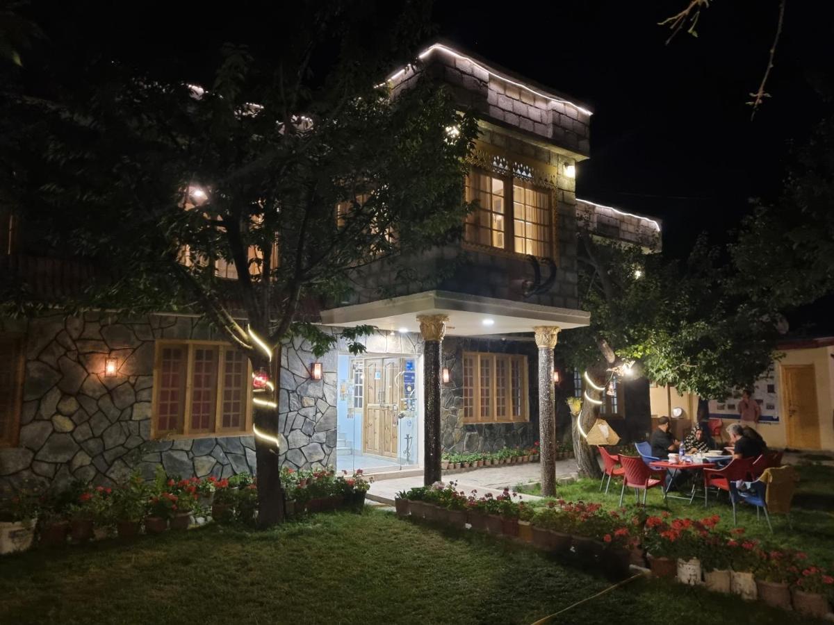 Sehrish Guest House สการ์ดู ภายนอก รูปภาพ